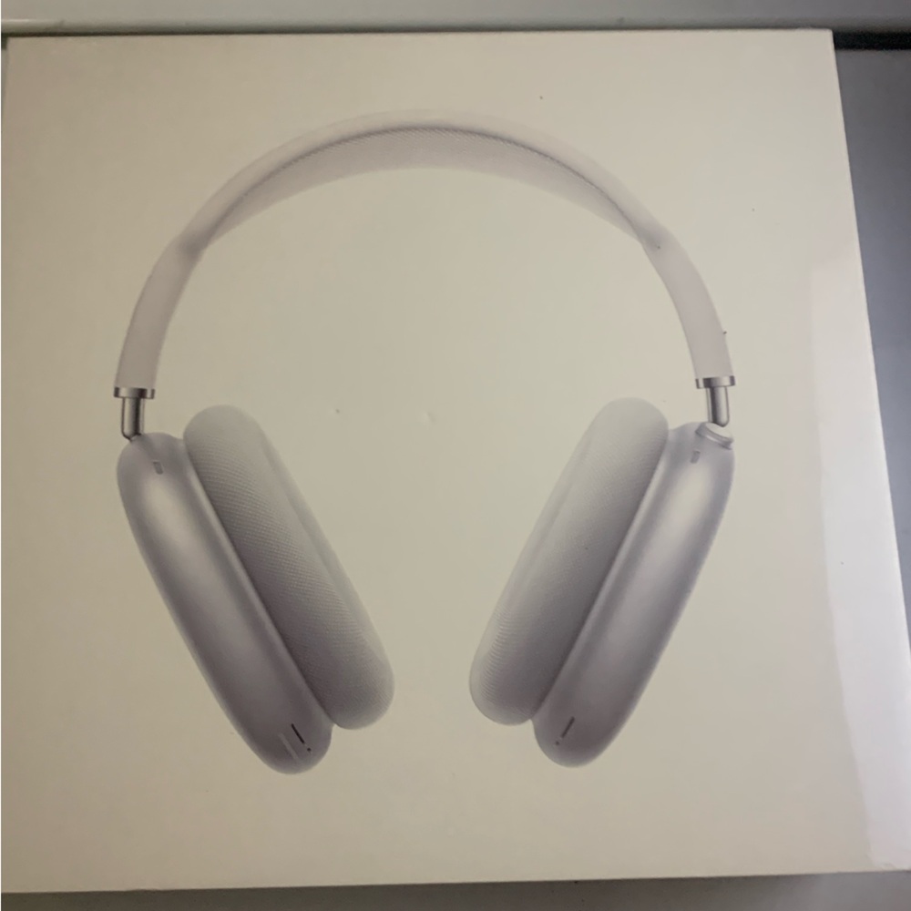 BRAND NEW Apple Airpods Max - Silver/ White